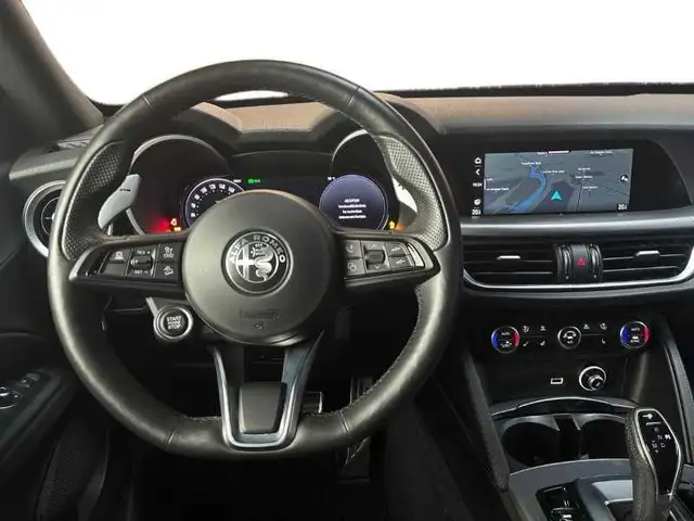 Alfa Romeo Stelvio view 14