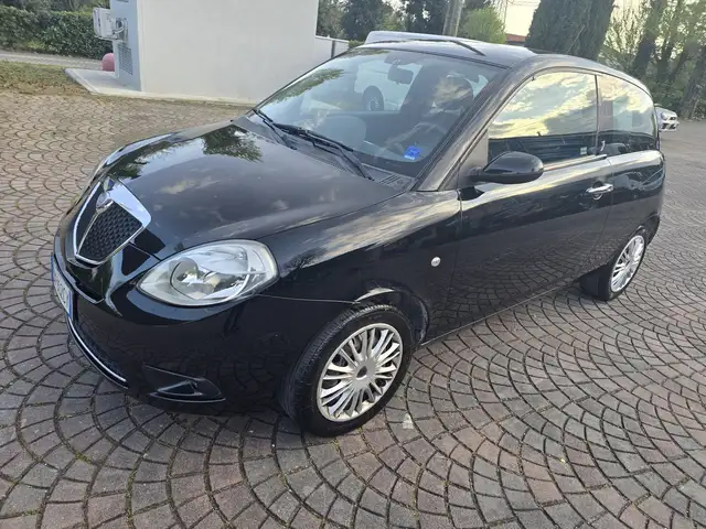 Lancia Ypsilon 1.2 Modamilano (44 kw)