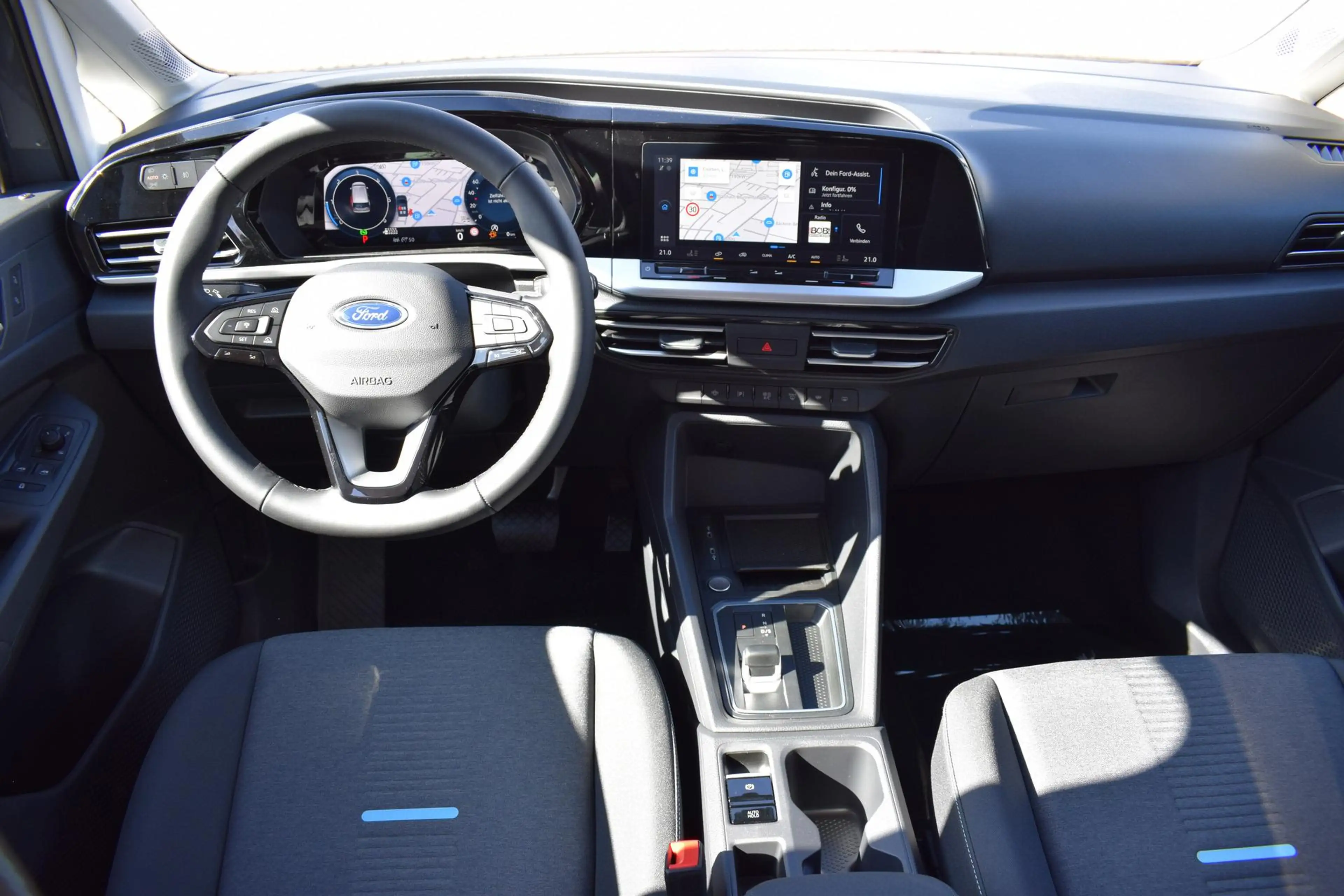 Ford Tourneo Connect Grand 2.0 EcoB Active L2 LED Kamera — photo 9