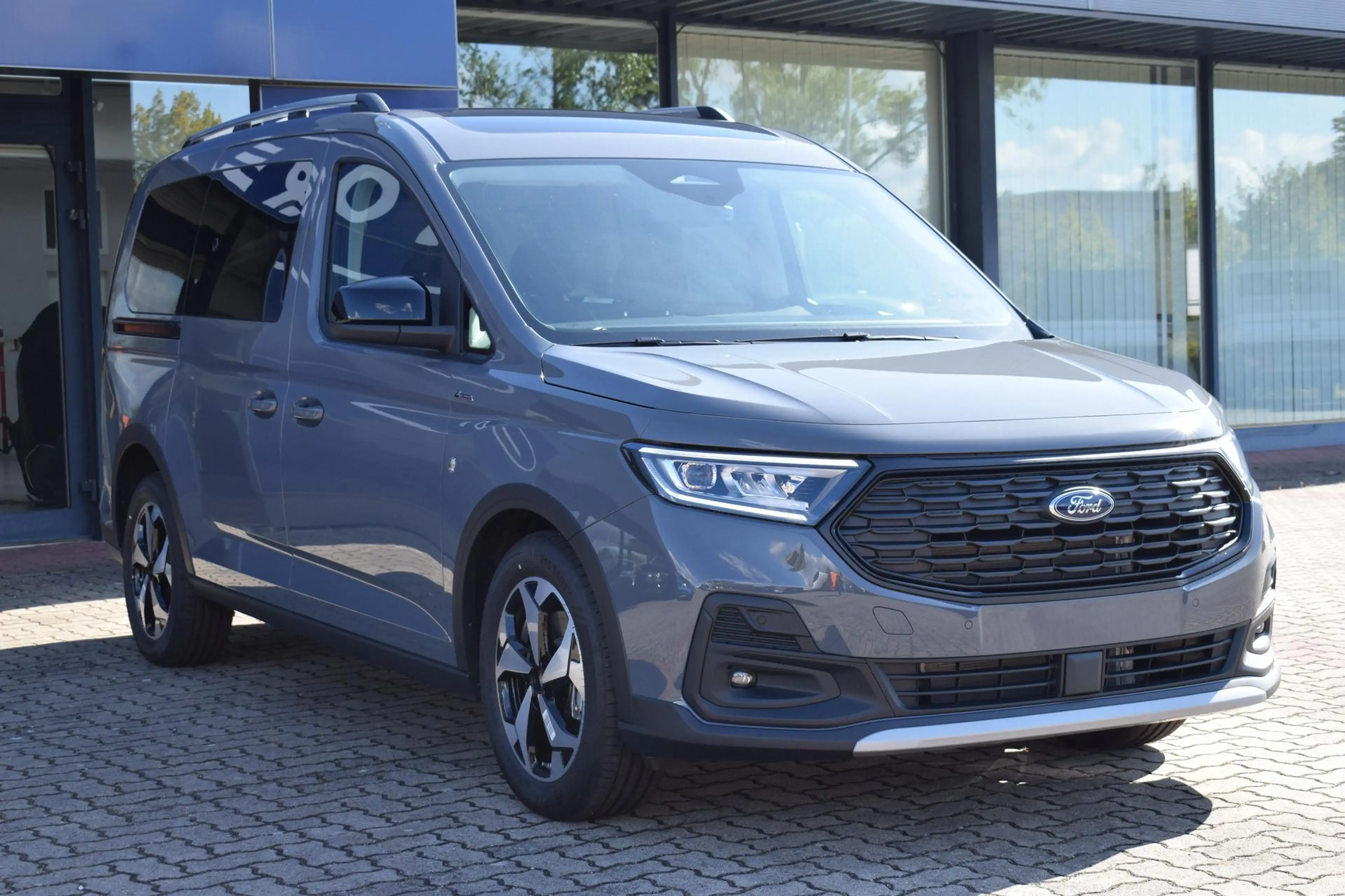 Ford Tourneo Connect Grand 2.0 EcoB Active L2 LED Kamera — photo 5
