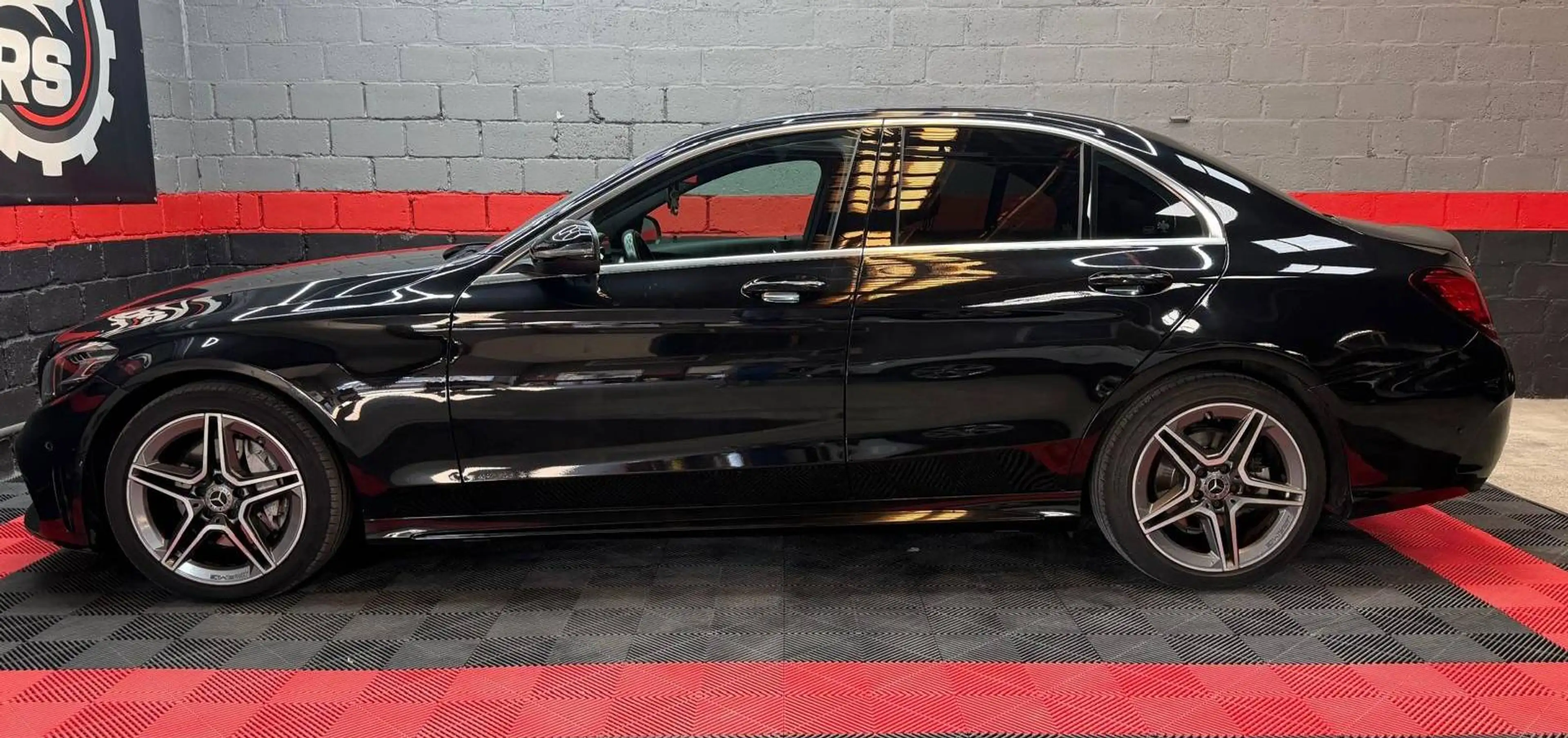 Mercedes-Benz C 180 C 180 d Business AMG LINE — photo 11
