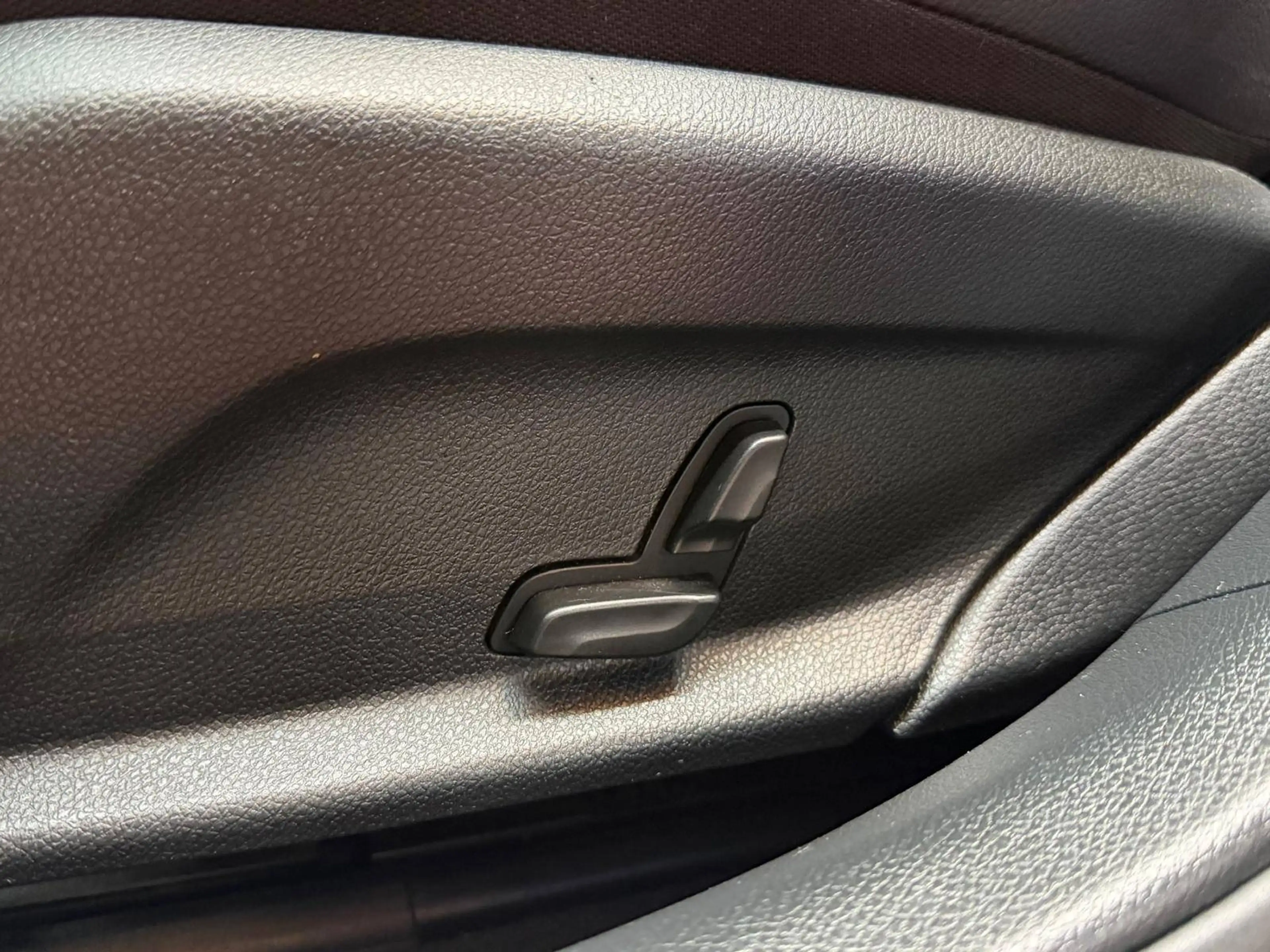 Mercedes-Benz C 180 C 180 d Business AMG LINE — photo 16
