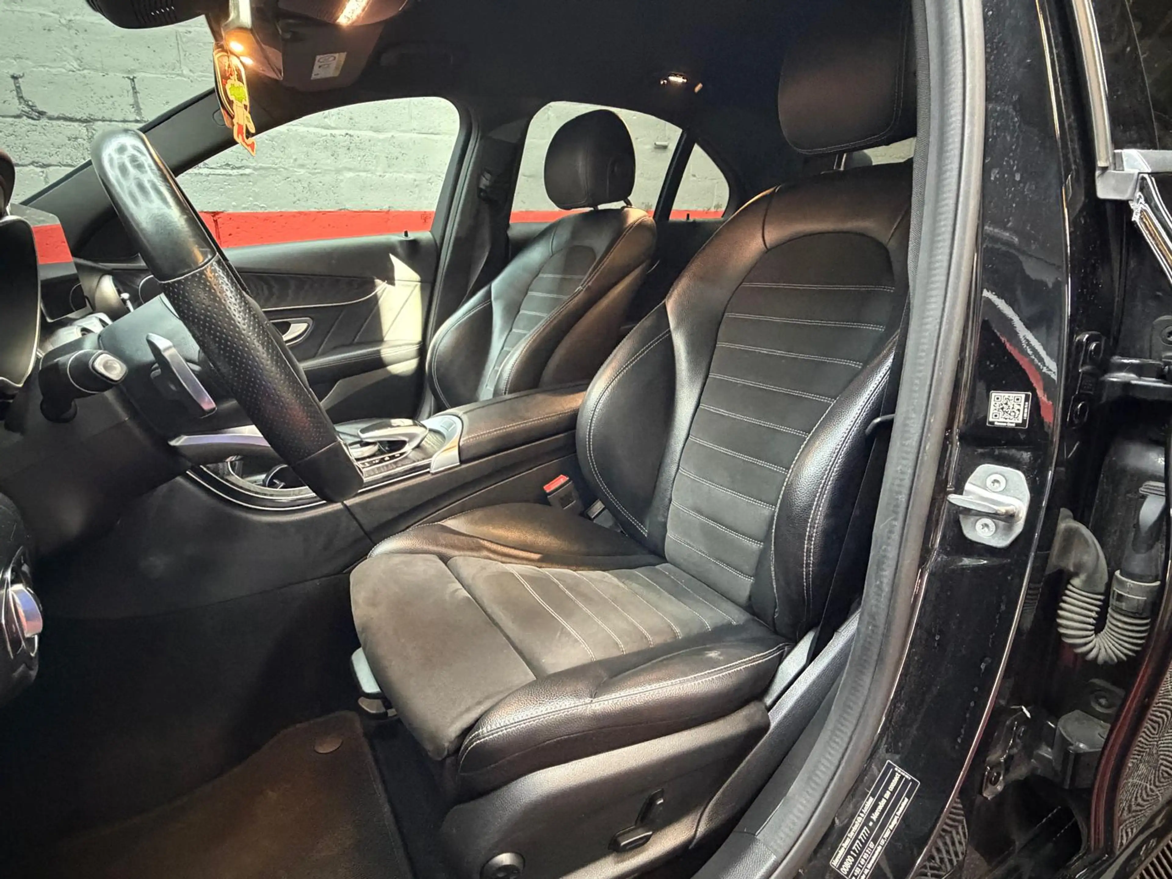 Mercedes-Benz C 180 C 180 d Business AMG LINE — photo 13