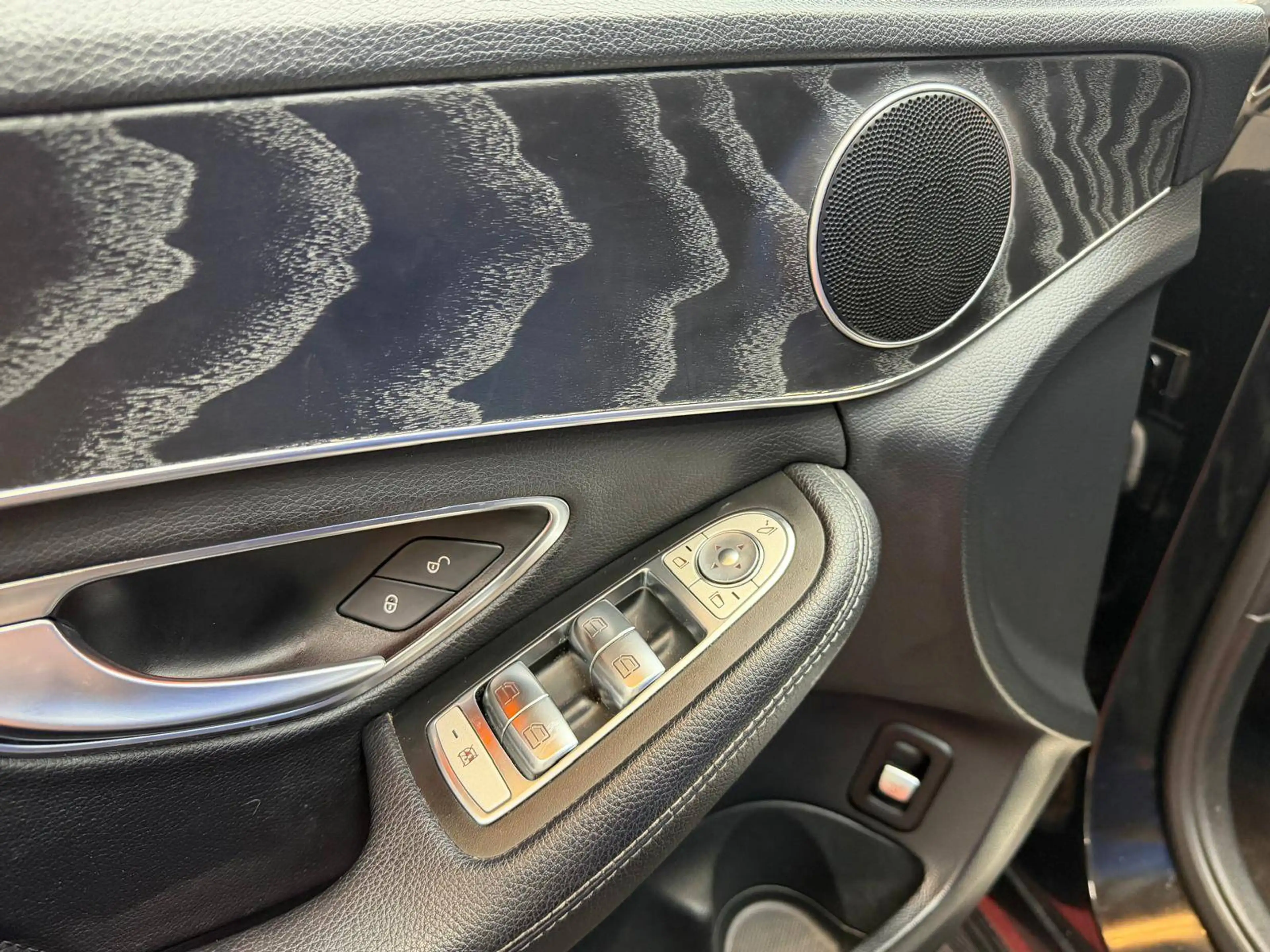 Mercedes-Benz C 180 C 180 d Business AMG LINE — photo 15