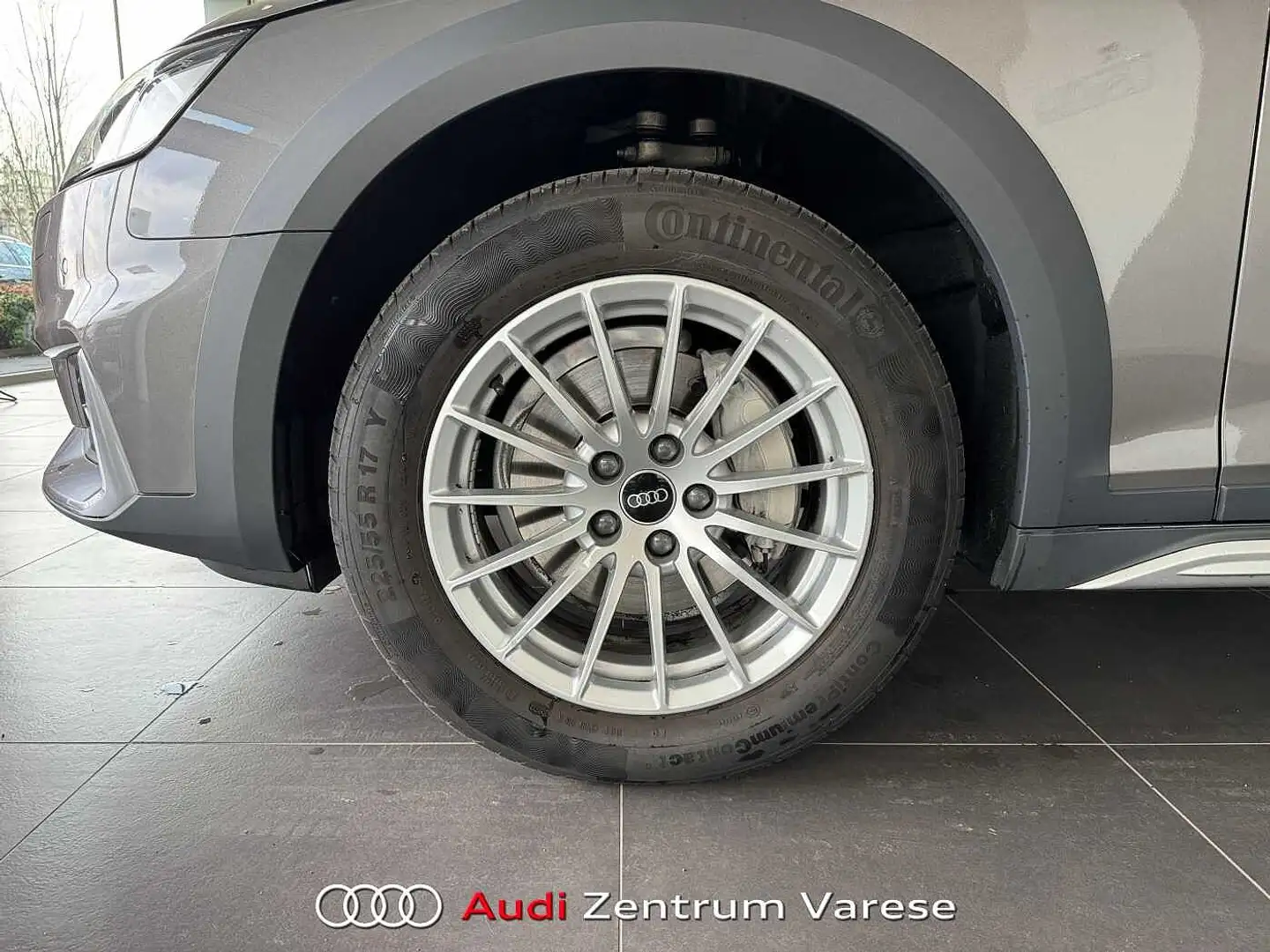 Audi A4 allroad 40 TDI 204CV MHEV Quattro Stronic Grigio - 2