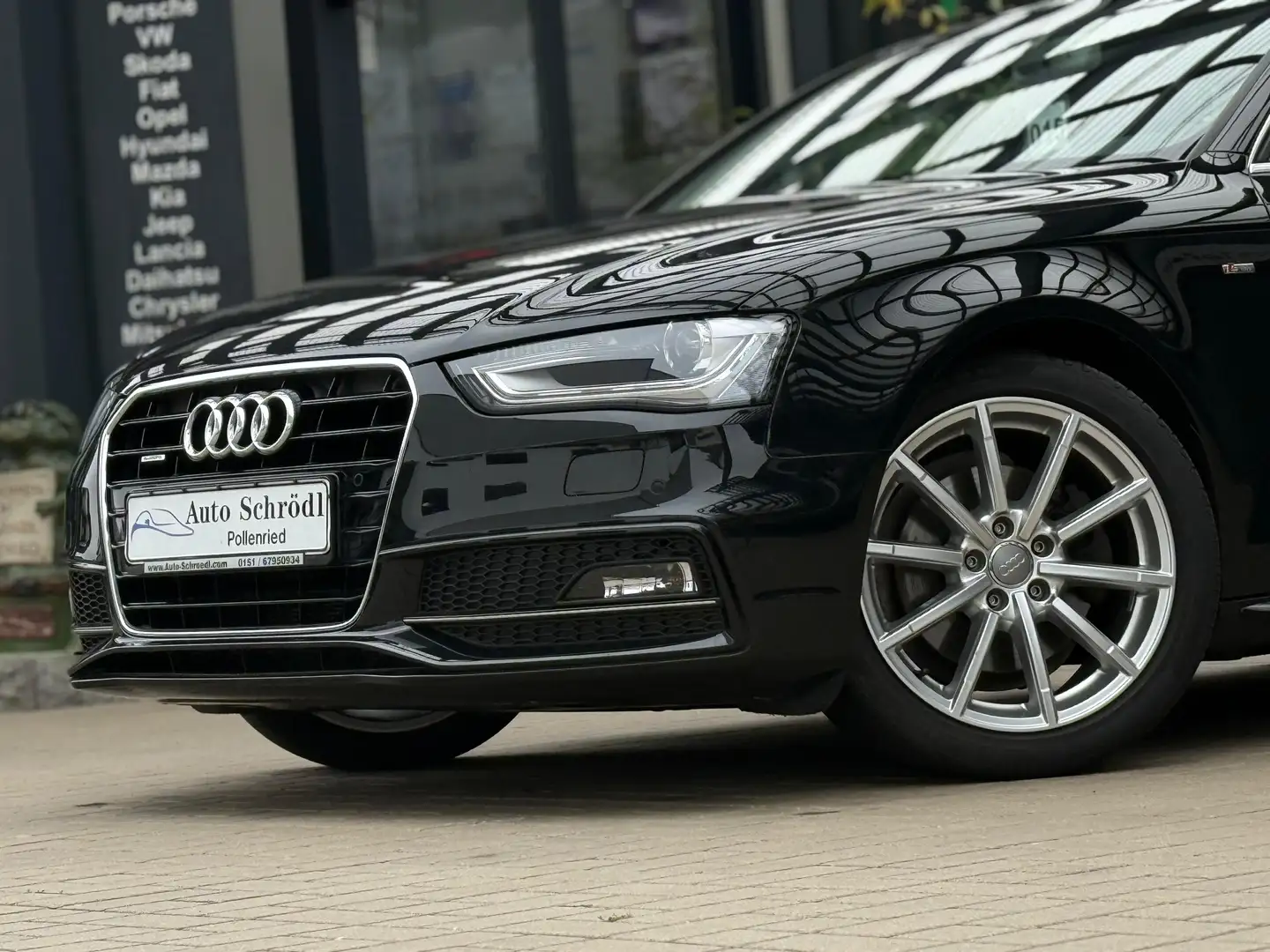 Audi A4 Lim. Aut. S line 2.0 TDI Quattro, AHK, Bi-Xenon Czarny - 2