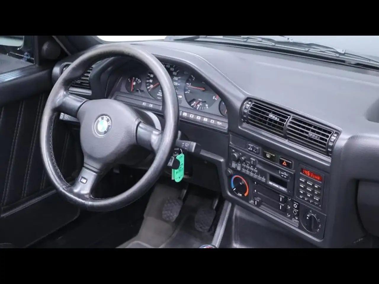 BMW M3 E30 Cabrio 2.3 215ch *matching number*, foto 12