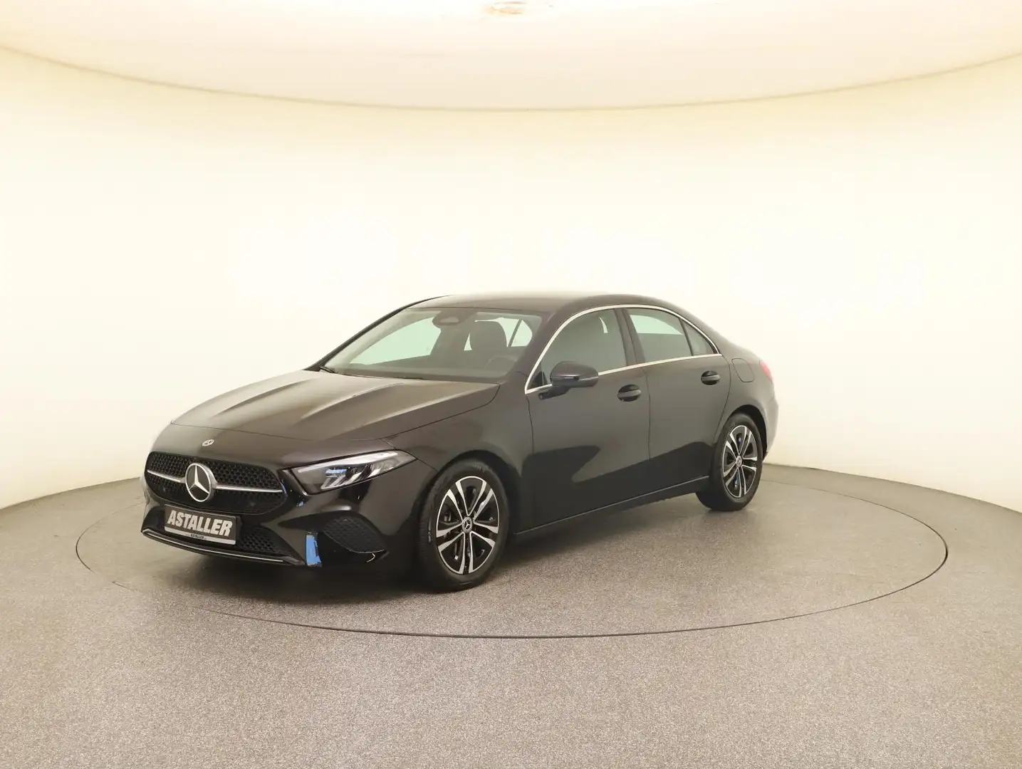 Mercedes-Benz A 200 Limousine Progressive  Advan+LED+WiPa+Kam Zwart - 2