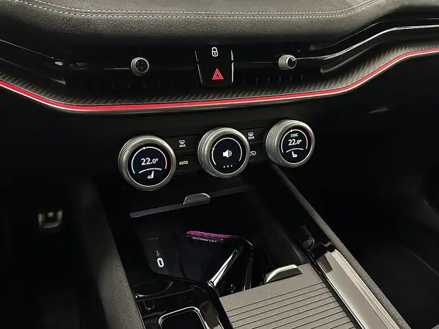 Skoda Superb Kombi 2,0 TDI Sportline 4x4 DSG.Matrix LED/ACC/... Ansicht 23