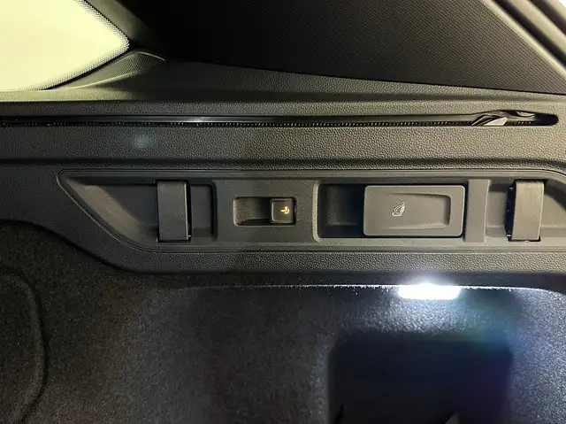 Skoda Superb Kombi 2,0 TDI Sportline 4x4 DSG.Matrix LED/ACC/... Ansicht 19