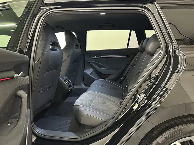 Skoda Superb Kombi 2,0 TDI Sportline 4x4 DSG.Matrix LED/ACC/... Ansicht 7