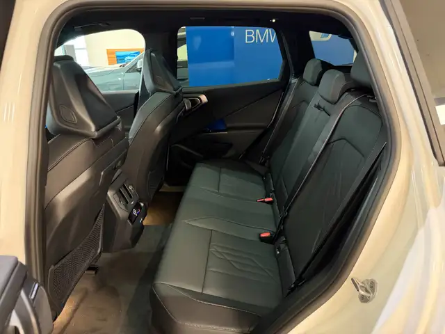BMW X3 view 11