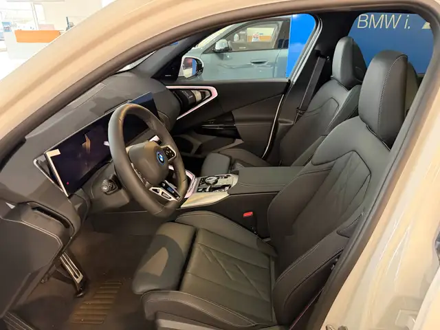BMW X3 view 16
