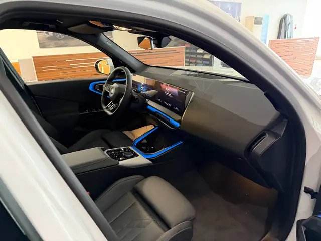 BMW X3 view 18