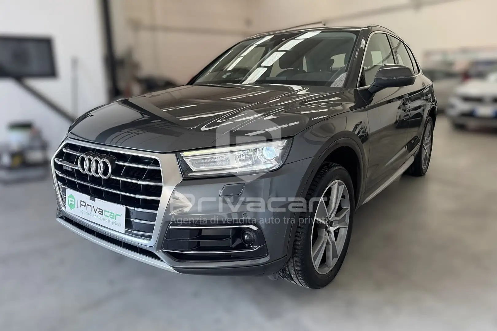 Audi Q5 40 TDI quattro S tronic Business Design Argento - 1