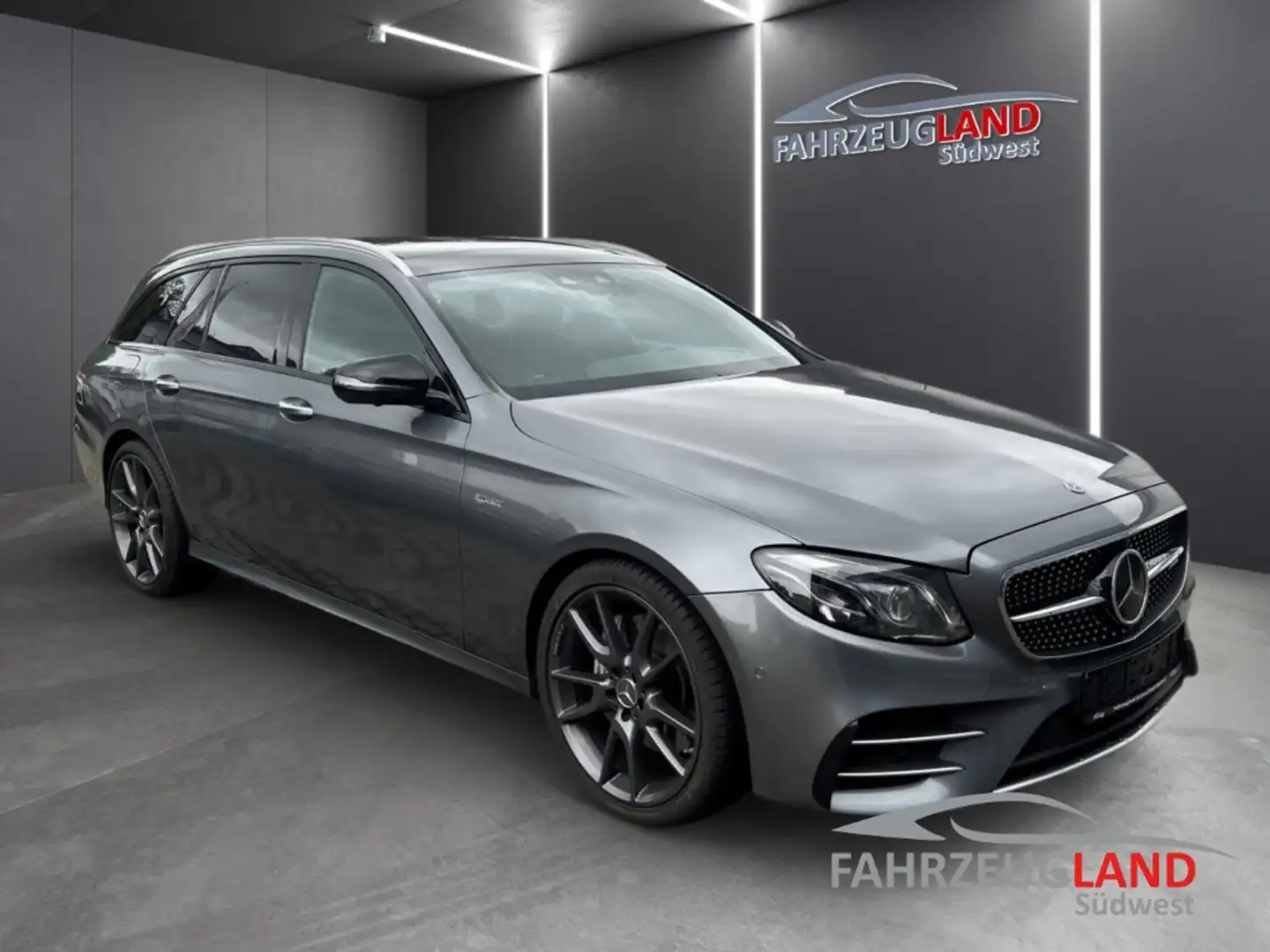 Mercedes-Benz E 43 AMG T-Modell Burmester 20'' Pano Comand AHK Multi Beam Grau - 2