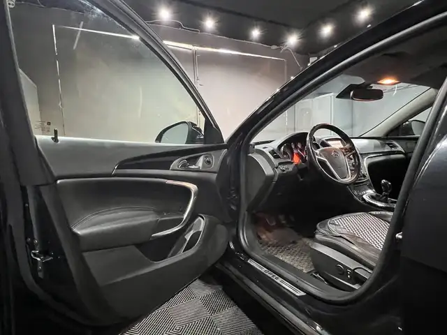 Opel Insignia view 9