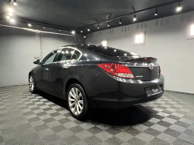 Opel Insignia view 3