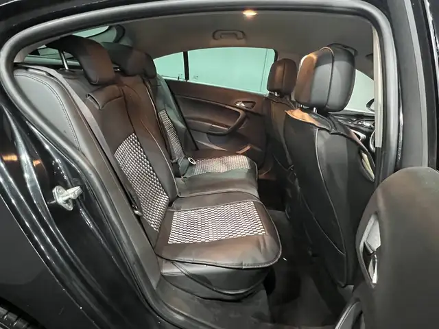 Opel Insignia view 12
