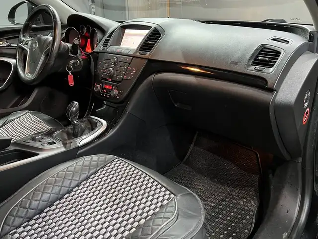 Opel Insignia view 16