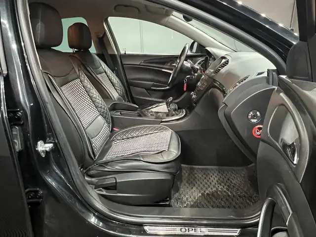 Opel Insignia view 11