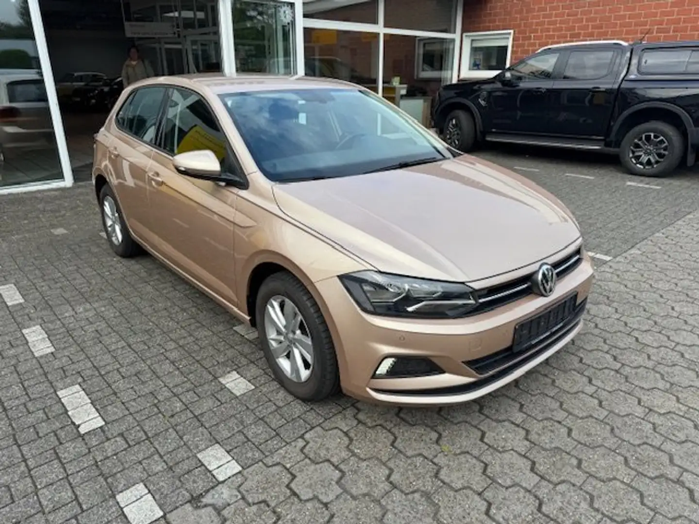 Volkswagen Polo Comfortline 5t. 1.0i, Klimaaut. Media, PDC, Navi Beige - 2