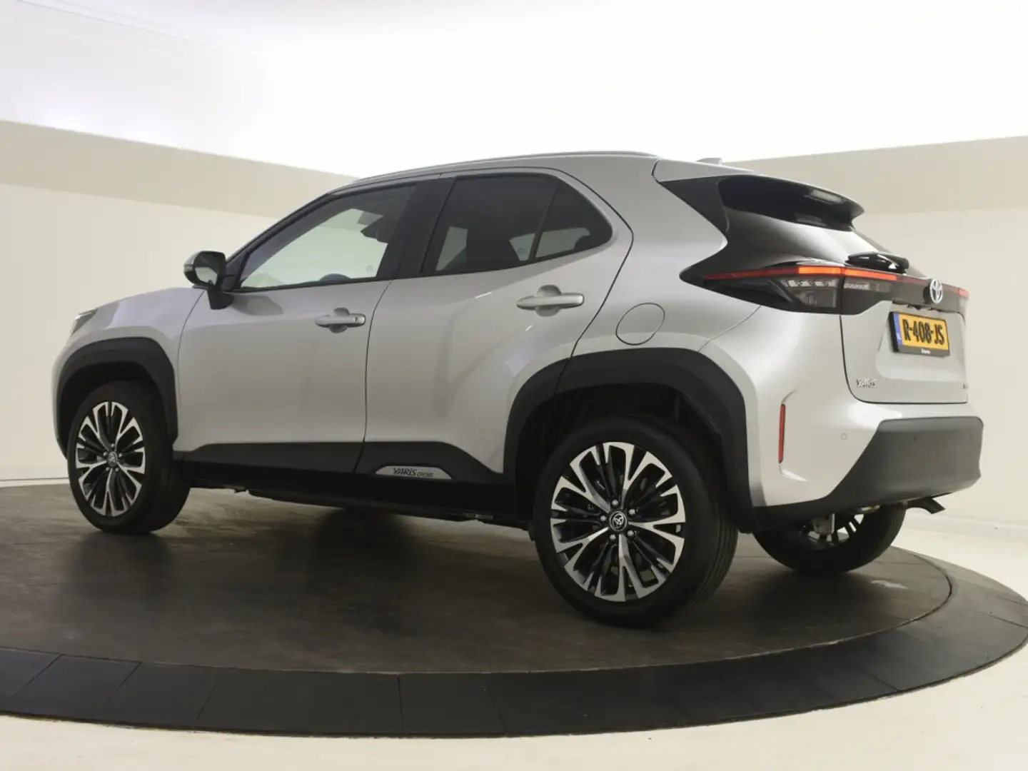Toyota Yaris Cross 1.5 Hybrid Executive | Head up | JBL | BLS | Parke Grijs - 2
