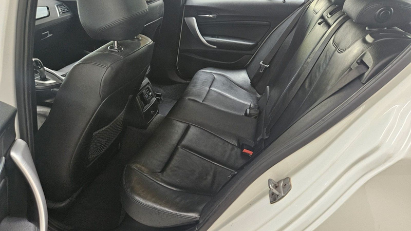 BMW 120 i Vollleder Navi Tempomat Sitzheizung PDC LED — photo 15