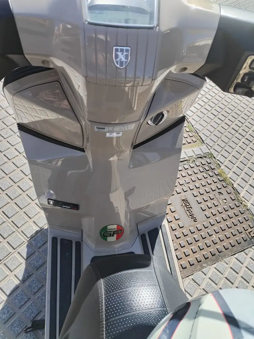 Lambretta X-300 Beige - 2