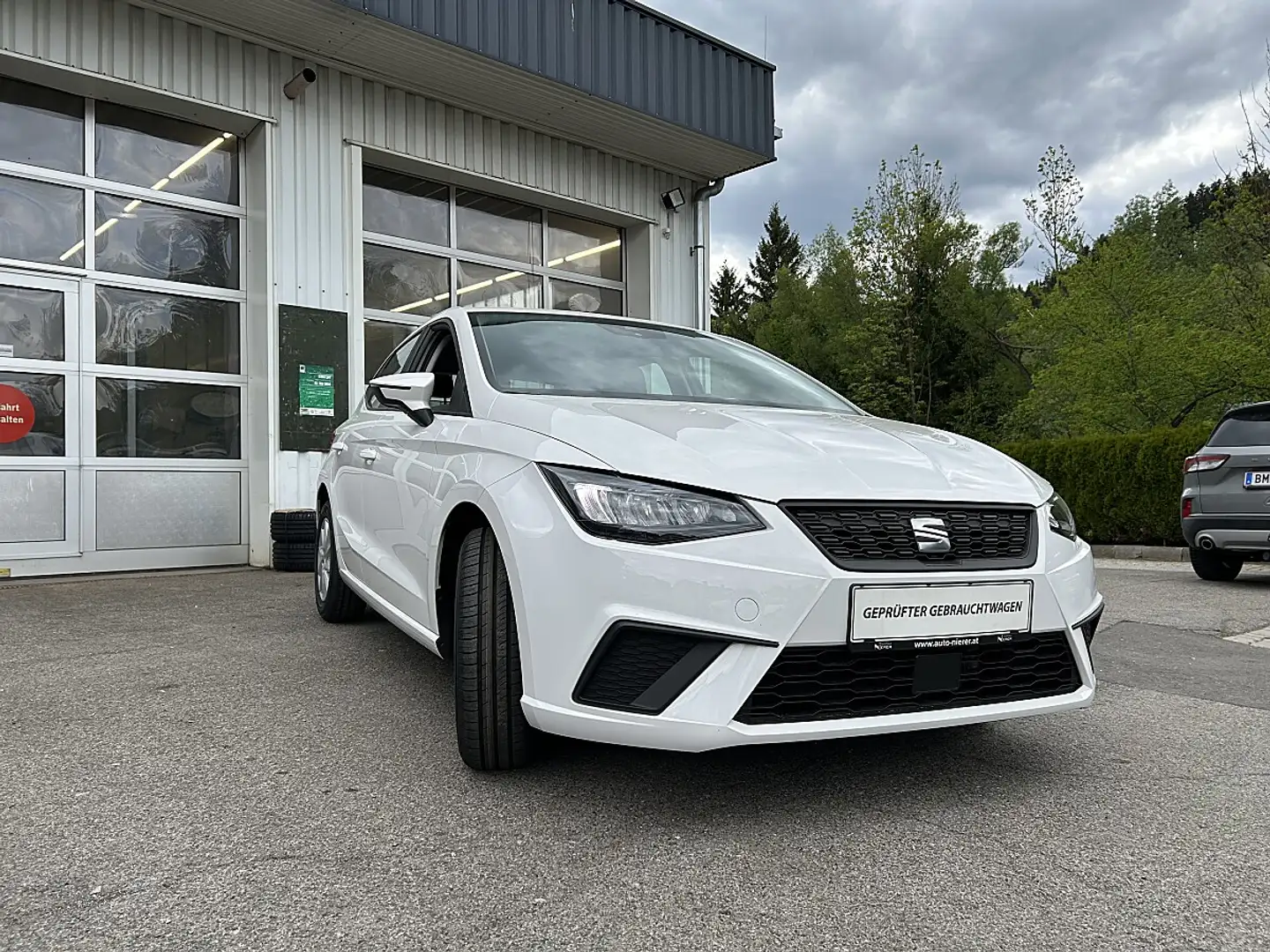 SEAT Ibiza 1,0 Reference Weiß - 1