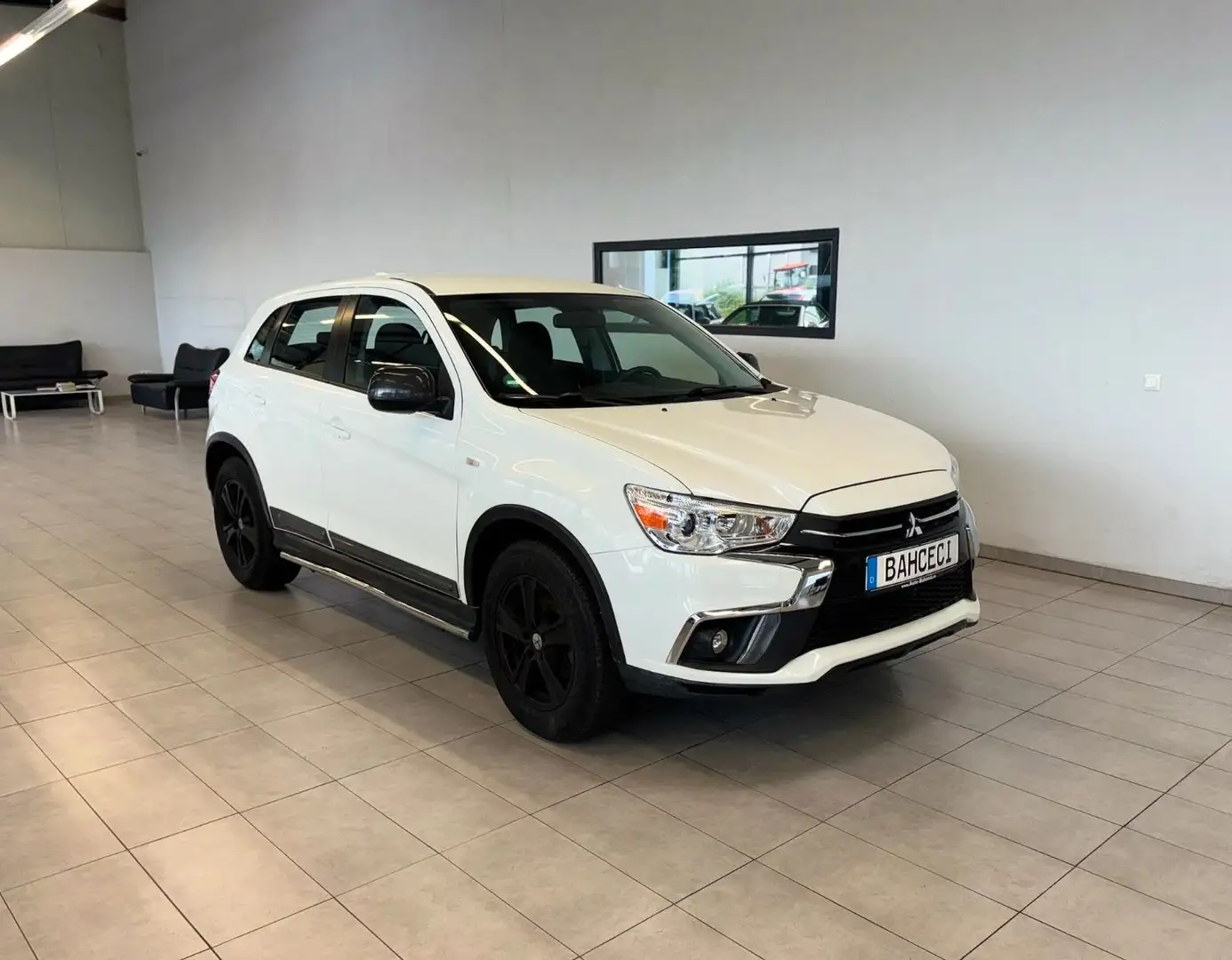 Mitsubishi ASX 1,6L Basis 2WD*Klima*PDC* Weiß - 1