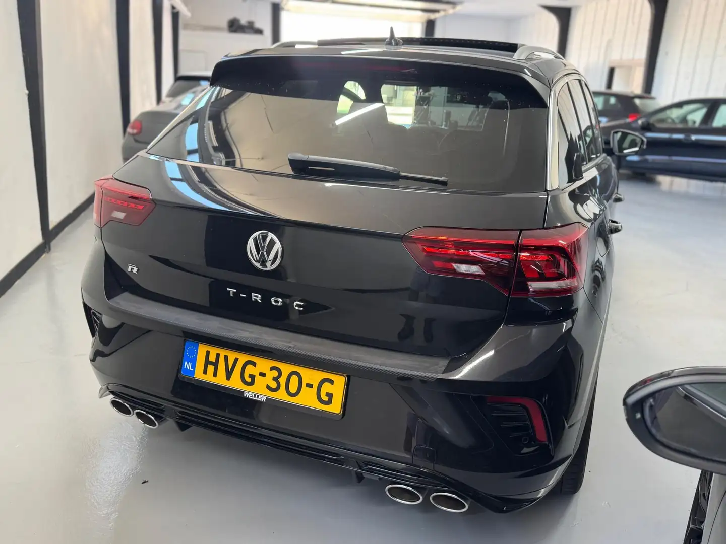 Volkswagen T-Roc R 2.0 TSI 4Motion Pano|Dealer onderhouden|1ste eig Zwart - 2