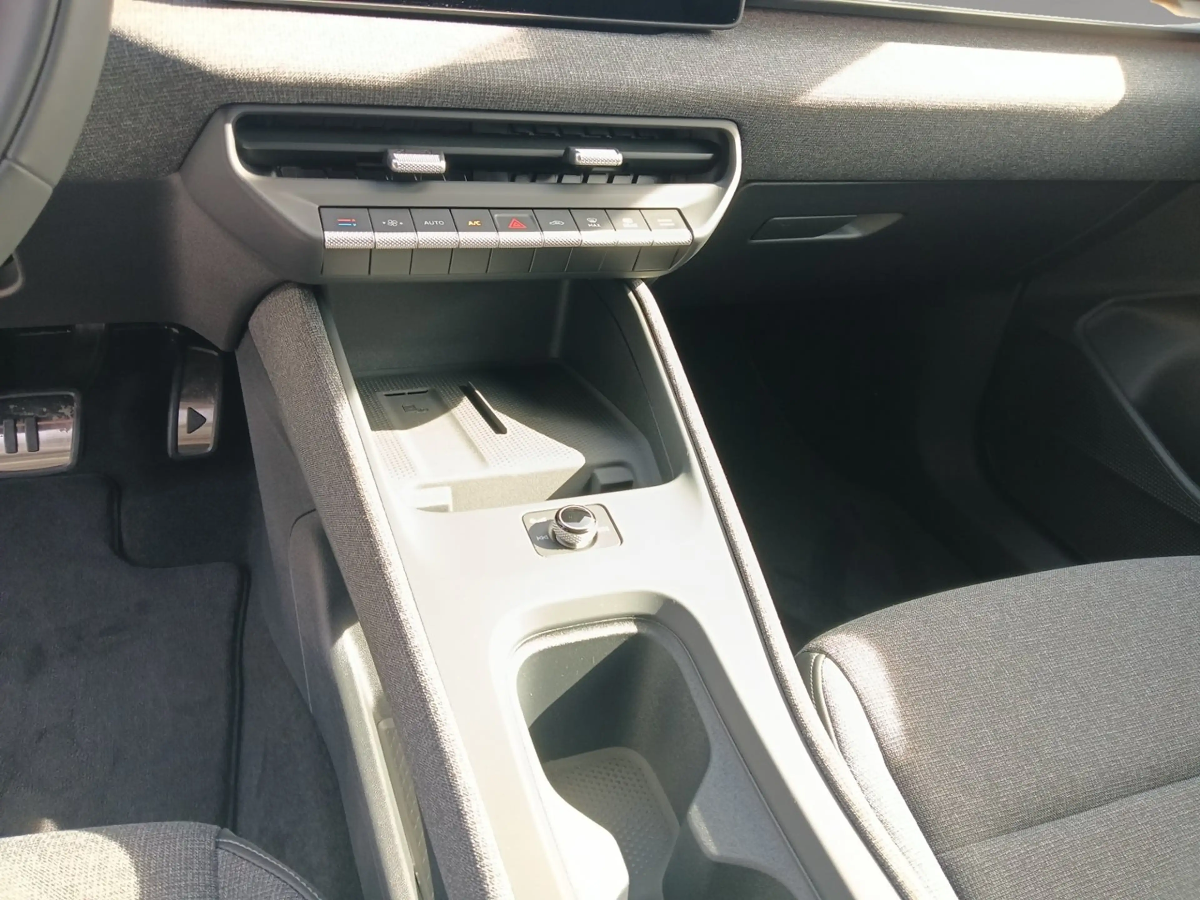 Volkswagen ID. Polo VW ID. Polo Style Edition+ 155 kW - 52 kWh — photo 11