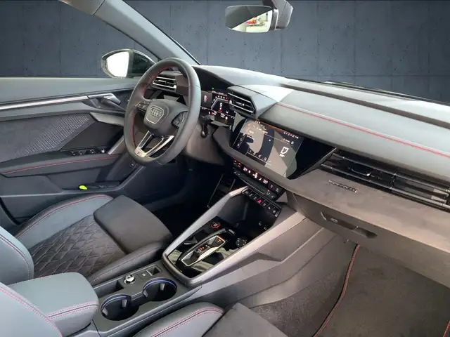 Audi S3 view 14