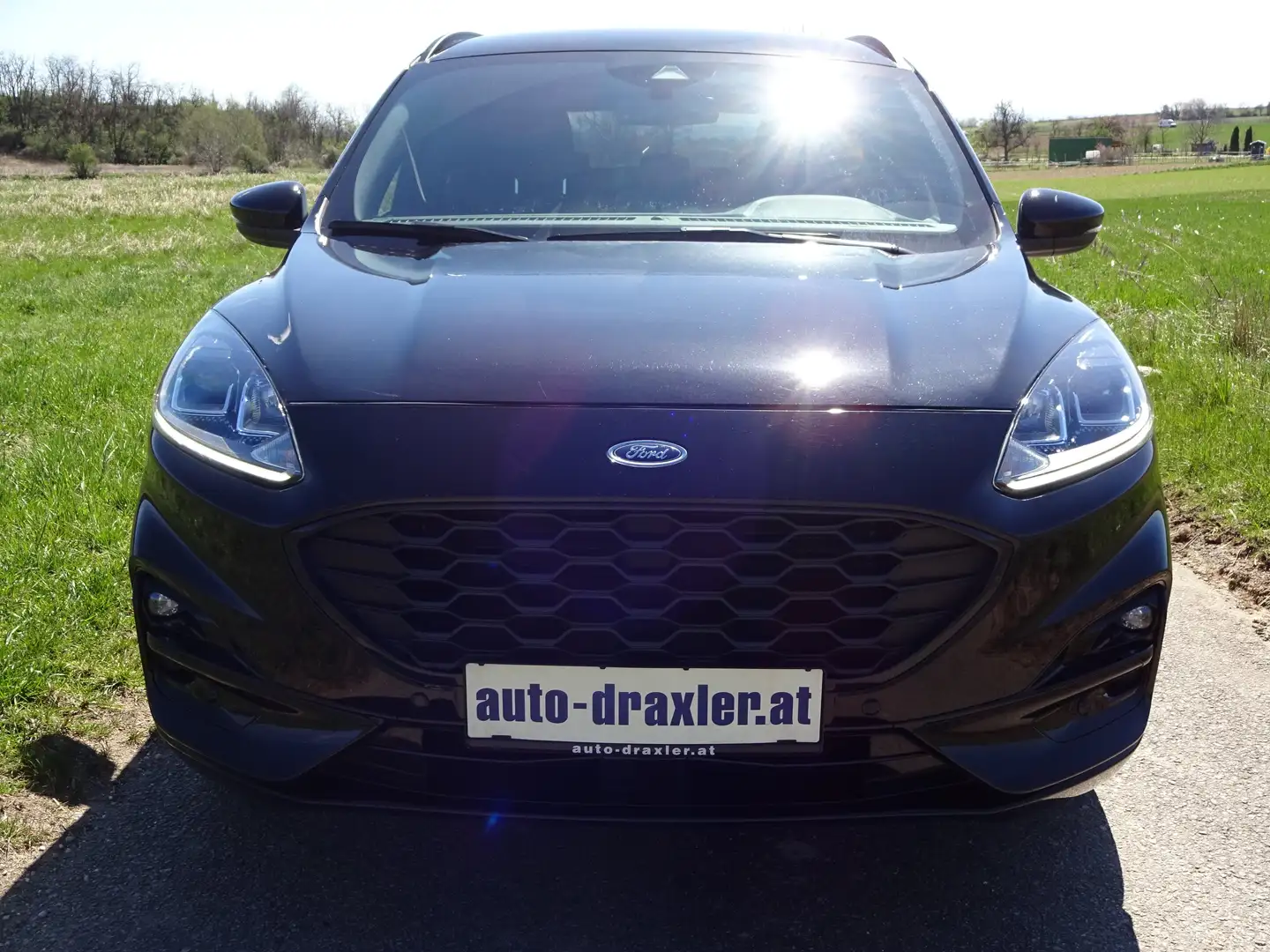 Ford Kuga ST-Line Schwarz - 2