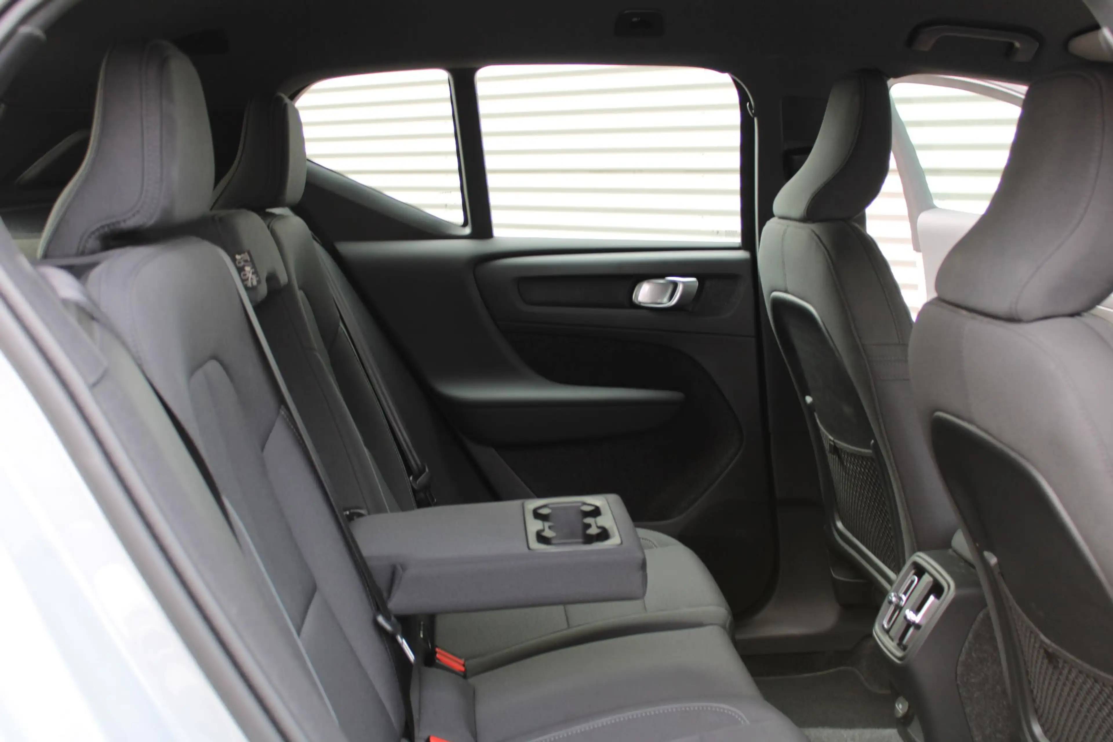 Volvo EX40 Single Motor Extended Range Plus 82 kWh | Trekhaak — photo 6