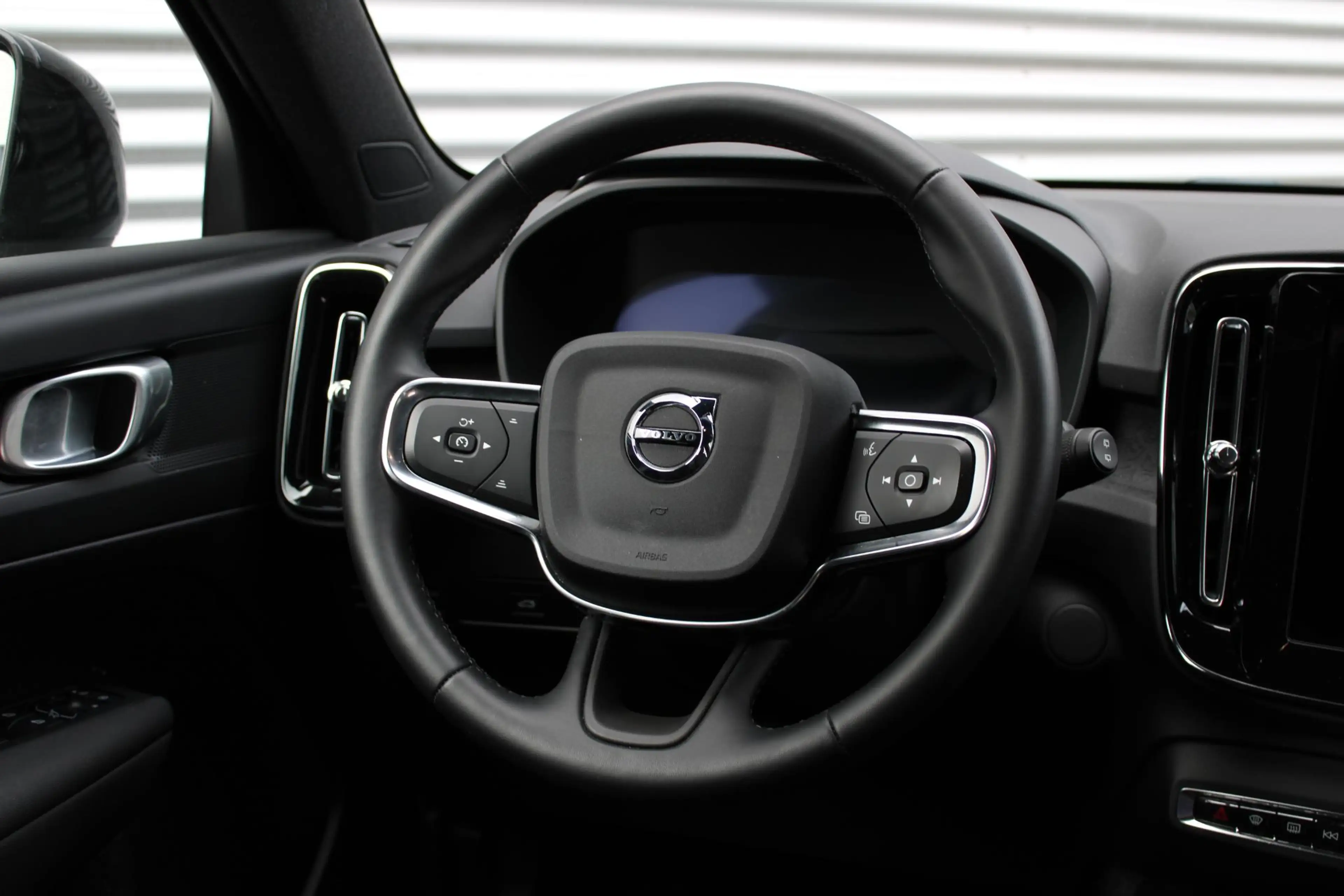 Volvo EX40 Single Motor Extended Range Plus 82 kWh | Trekhaak — photo 14