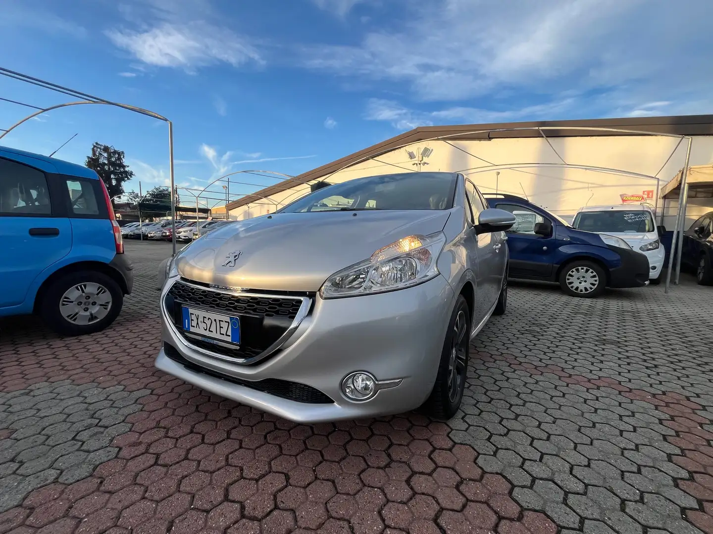 Peugeot 208 208 5p 1.4 hdi 8v Allure Grigio - 1