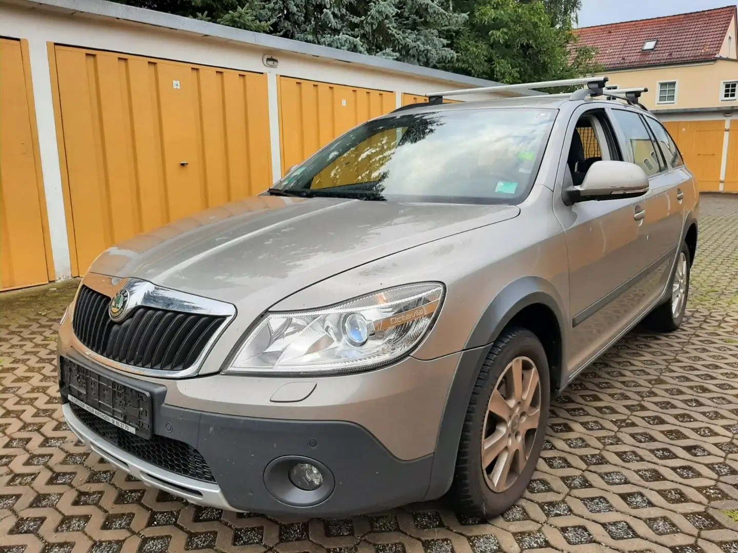 Skoda Octavia Combi 1.8 TSI 4x4 Scout,Xenon,Navi,AHZV Béžová - 1