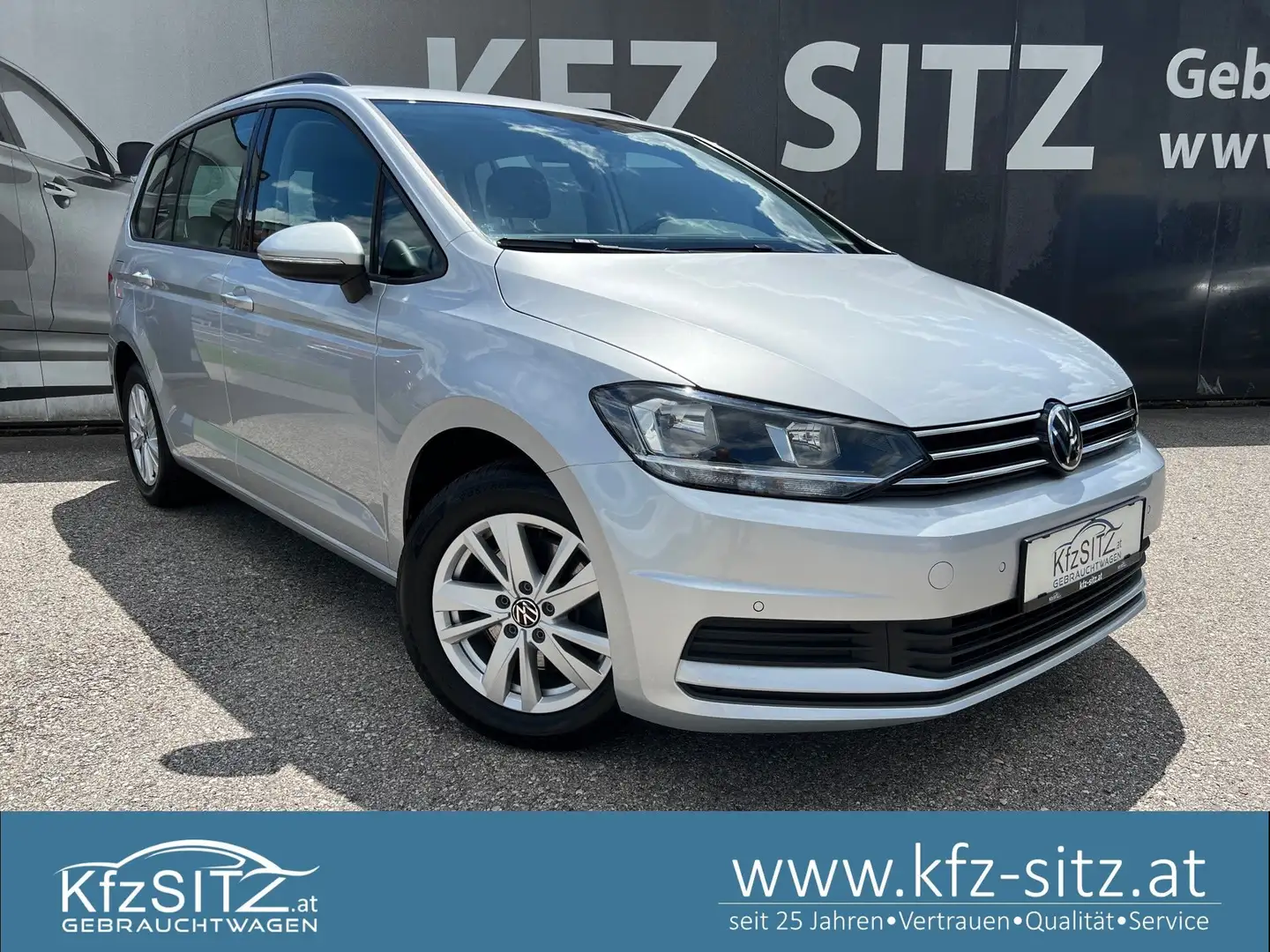 Volkswagen Touran 1,5 TSI ACT Comfortline 7 SITZE | AHK Argintiu - 1