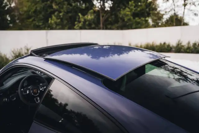Porsche 911 view 9