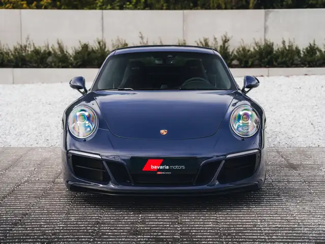 Porsche 911 view 2