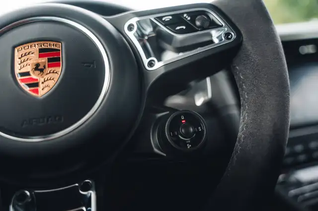 Porsche 911 view 14
