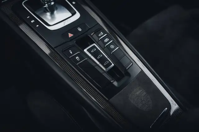 Porsche 911 view 15