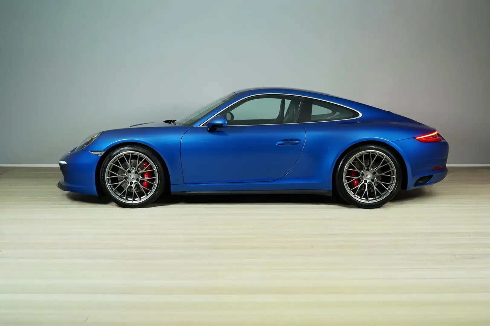 Porsche 911 Carrera S Coupe II (991) Blau - 2