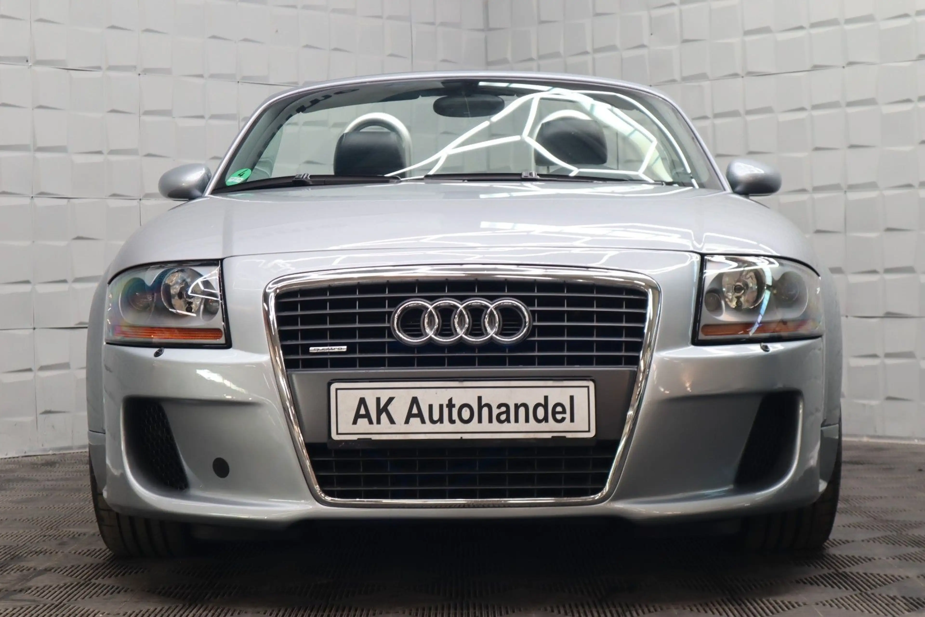 Audi TT Roadster 1.8T 132 kW S Line Rentnerfahrzeug — photo 8