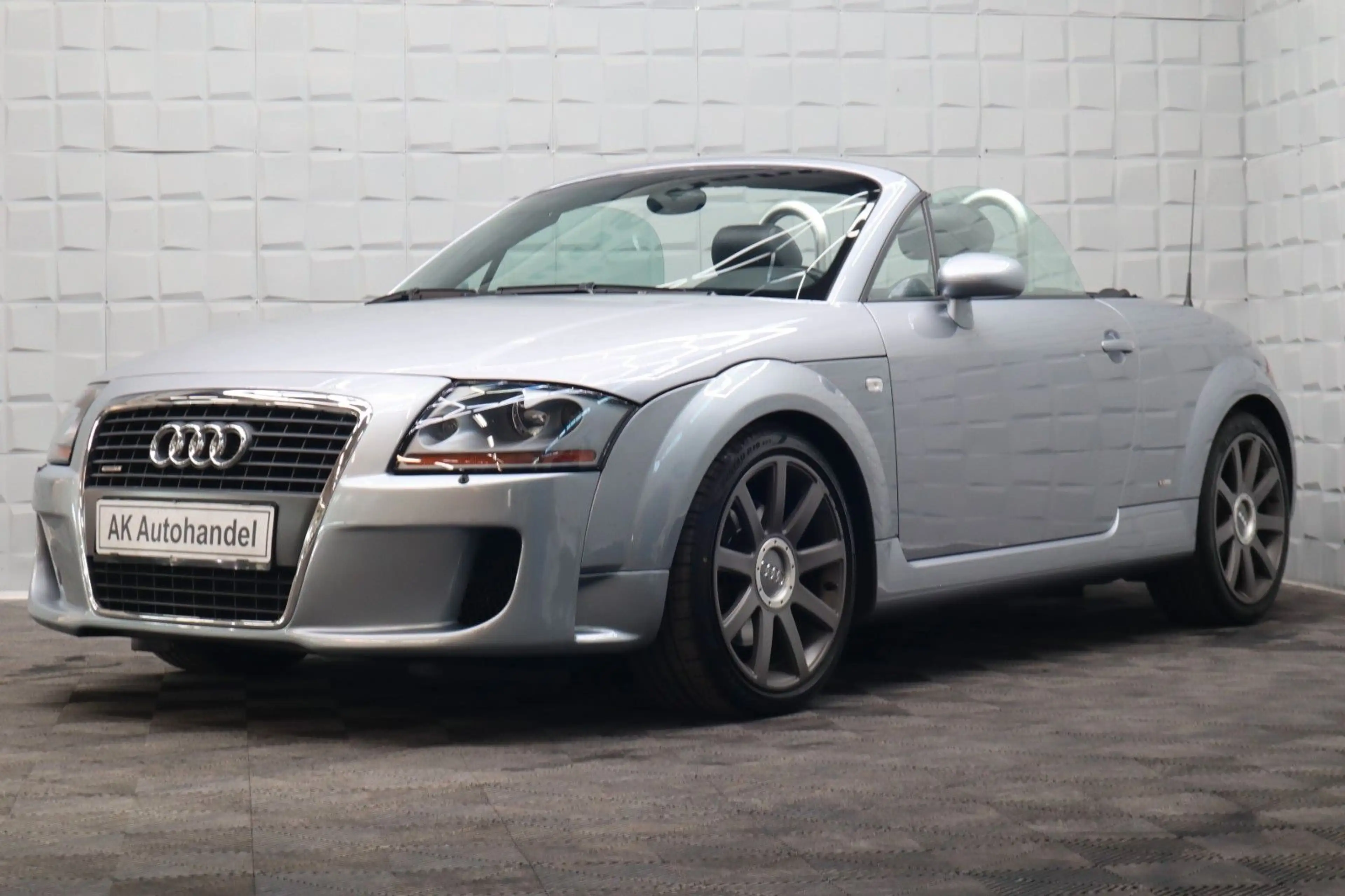 Audi TT Roadster 1.8T 132 kW S Line Rentnerfahrzeug — photo 7