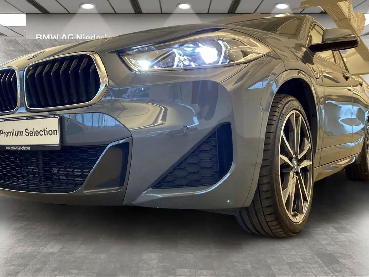 BMW X2 xDrive 25eA M Sport Gris - 2