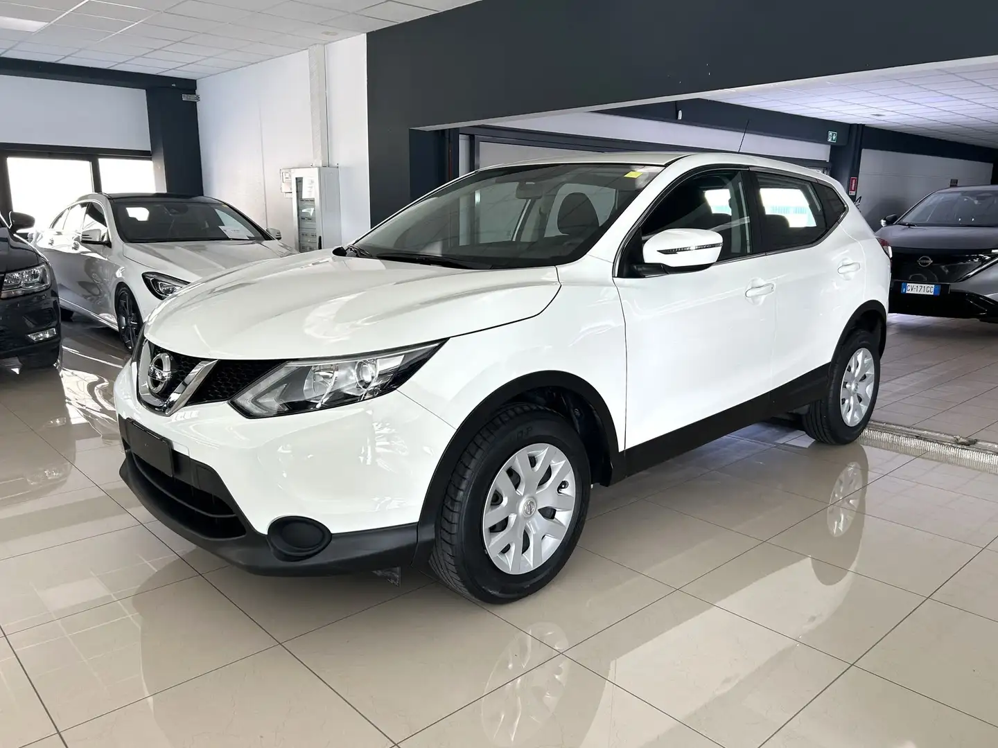 Nissan Qashqai 1.2 DIG-T Visia Blanc - 1