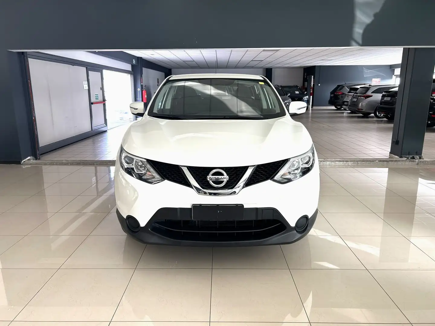 Nissan Qashqai 1.2 DIG-T Visia Blanc - 2